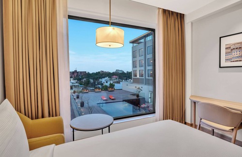 Jabalpur Hotel | Hilton Garden Inn Jabalpur