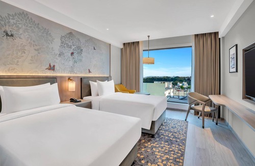 Jabalpur Hotel | Hilton Garden Inn Jabalpur