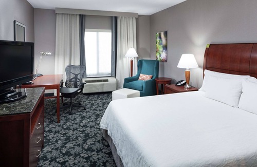 Lake Forest Hotel | Hilton Garden Inn Lake Forest Mettawa