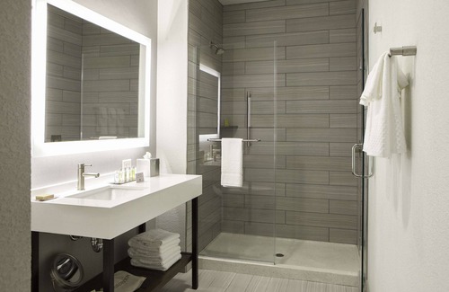Prospect Park Hotel | Hilton Garden Inn Minneapolis University Area