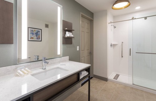 Shoreview Hotel | Hilton Garden Inn Minneapolis St. Paul-Shoreview