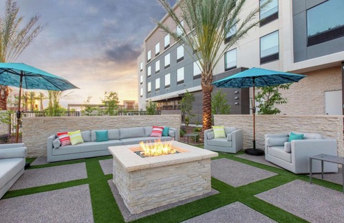 Surprise Hotel | Hilton Garden Inn Surprise Phoenix