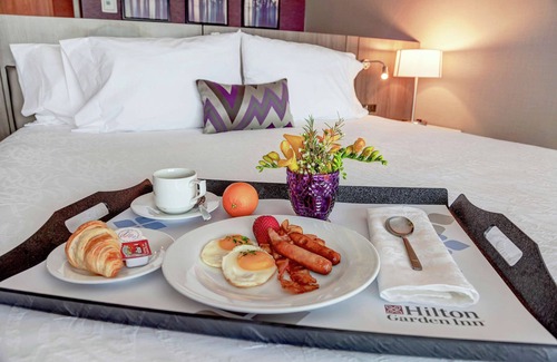 Steeles Industrial Hotel | Hilton Garden Inn Toronto Brampton West