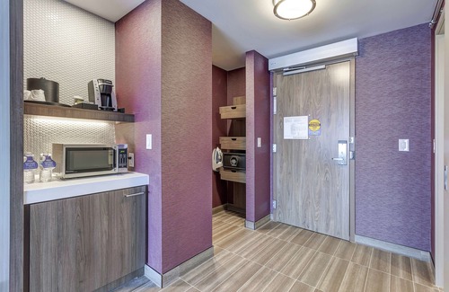Steeles Industrial Hotel | Hilton Garden Inn Toronto Brampton West