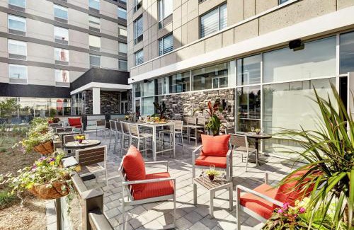 Steeles Industrial Hotel | Hilton Garden Inn Toronto/Brampton West, Ontario, Canada