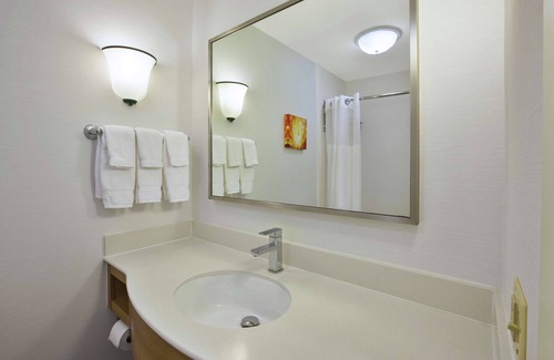 Greenwich Hotel | Hilton Garden Inn Wichita