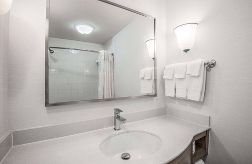 Greenwich Hotel | Hilton Garden Inn Wichita