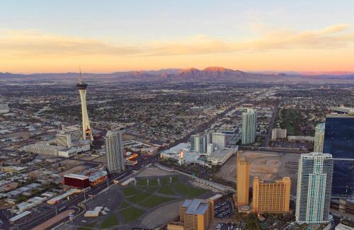 Las Vegas Resort | Hilton Grand Vacations Club on the Las Vegas Strip