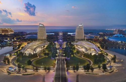Hainan Resort | Hilton Hainan Ocean Flower Island