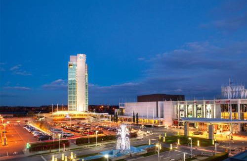 District Saint - Raymond - Vanier Hotel | Hilton Lac-Leamy