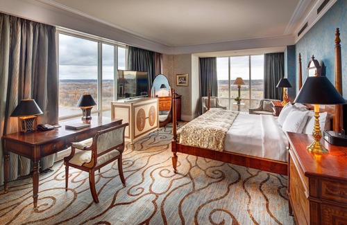 District Saint - Raymond - Vanier Hotel | Hilton Lac-Leamy
