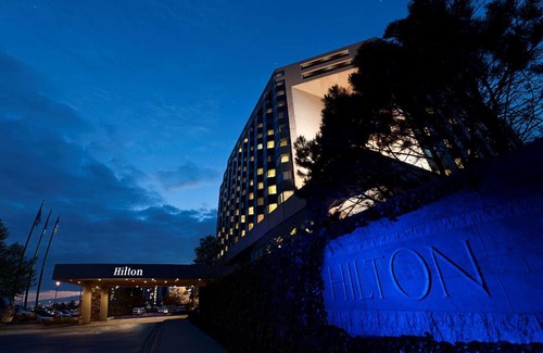 South Loop Hotel | Hilton Minneapolis-St Paul Airport