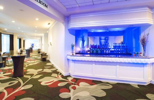South Loop Hotel | Hilton Minneapolis-St Paul Airport