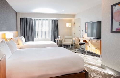 Laval Hotel | Hilton Montreal Laval