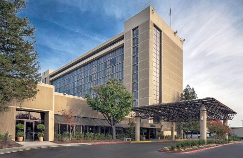 Sacramento Hotel | Hilton Sacramento Arden West