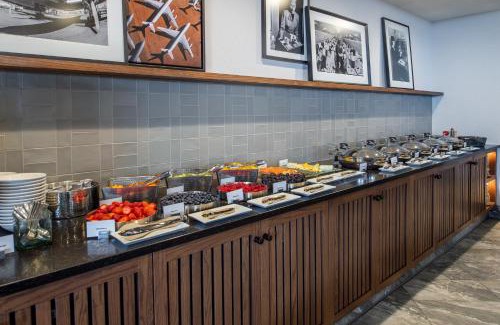 Airport Township Hotel | Hilton St. Louis Airport