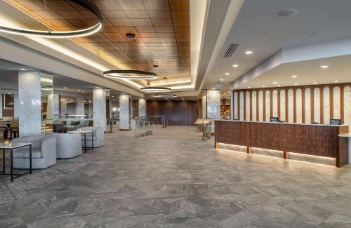 Airport Township Hotel | Hilton St. Louis Airport