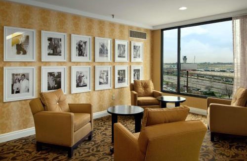 Airport Township Hotel | Hilton St. Louis Airport