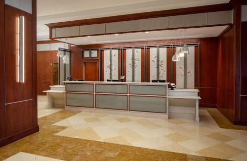 St. Petersburg - Clearwater Hotel | Hilton St. Petersburg Carillon Park