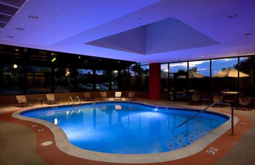 Oakbrook Terrace Hotel | Hilton Suites Chicago/Oakbrook Terrace