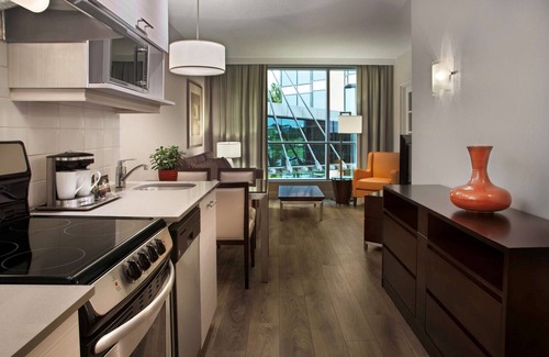 Markham Hotel | Hilton Toronto/Markham Suites Conference Centre & Spa