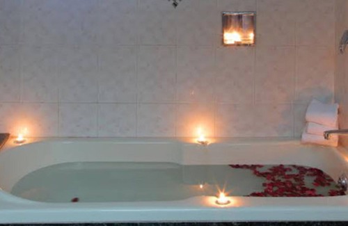 Prabhadevi Hotel | Hiltop Hotel