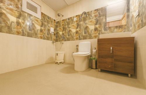 Dumka Hotel | Himalayan Fort Resort, Manali - ! Riverside Property ! Big Garden with Campfire ! Guest Preferred ! Scenic River & Mountain View ! Big Parking ! Luxury Balcony Rooms ! Playing Zone ! Property of the Year