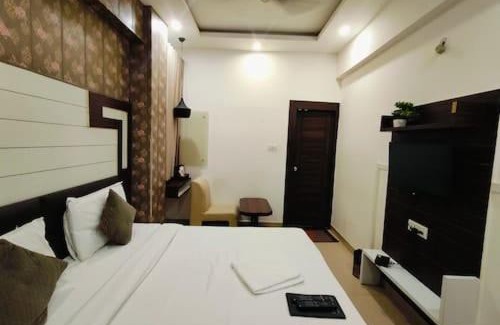 Indira Nagar Hotel | Hind palace