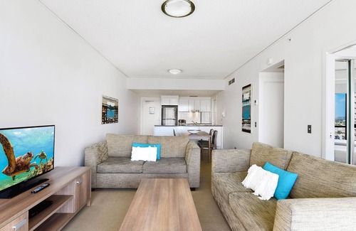 Broadbeach Apartment | Hinterland Views 2BR apartment - Sierra Grand - CoastHM