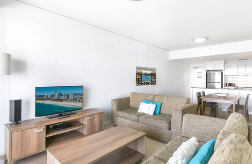 Broadbeach Apartment | Hinterland Views 2BR apartment - Sierra Grand - CoastHM