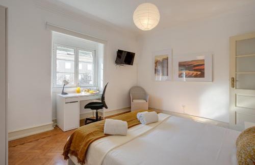 Sao Joao de Deus Apartment | Hip and Spacious TM Flat in Areeiro