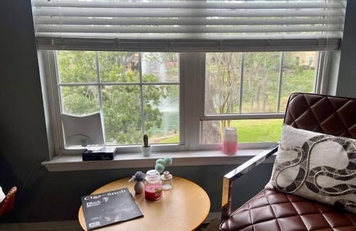 Tampa Apartment | Hip Condo EZ Access to All!