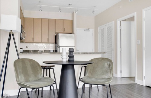 Mount Vernon Square Apartment | Hip Mount Vernon 1BR w/Pool & Gym, walk to Smithsonian, by Blueground