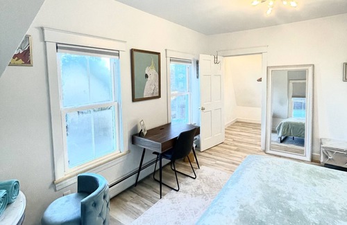 Brunswick Apartment | Hip-torical Hip-Historical Unique unit 2 min walk to Bowdoin & Main St.