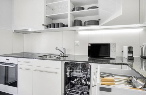 District 2 Apartment | Hip Wollishofen 3.5 Room w/Storage 1min to Central Market, by Blueground