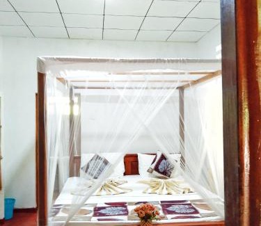 Nilwella House | Hiriketiya Green Hill Home