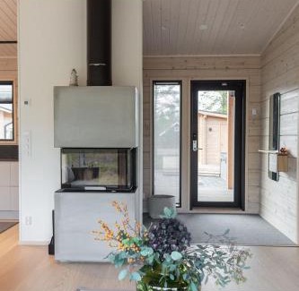 Kalajoki Villa | Hirsihuvila Villa Letto, pihasauna & ulkoporeamme