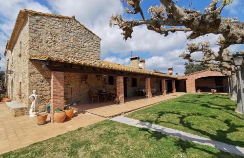 Llagostera House | Histórica Masía con Piscina, Rodeada de Bosques y Campos, Ideal para Familias y Amigos - ES-209-36