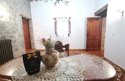 Llagostera House | Histórica Masía con Piscina, Rodeada de Bosques y Campos, Ideal para Familias y Amigos - ES-209-36