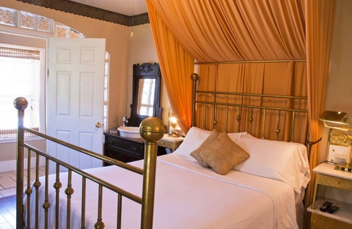 Port Albert House | Historic Inn Rental located in beautiful Port Albert, Ontario!