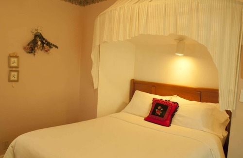 Port Albert House | Historic Inn Rental located in beautiful Port Albert, Ontario!