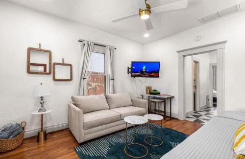 Iron Horse House | Historic 1 bedroom located near The U of A