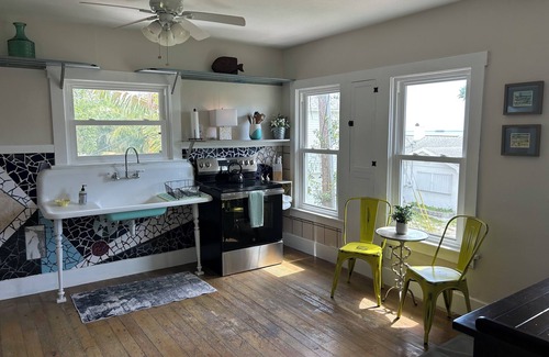 St. Petersburg - Clearwater House | Historic 1-bedroom Gulf front house in Palm Harbor