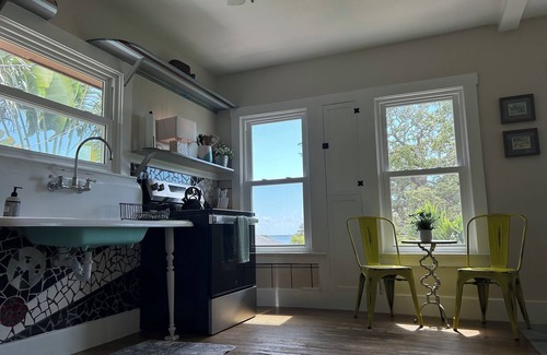 St. Petersburg - Clearwater House | Historic 1-bedroom Gulf front house in Palm Harbor