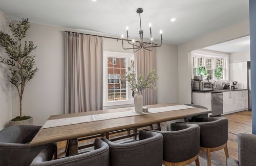 Downtown Niagara Falls House | Historic 1814 Tudor-River Views In Niagara Falls