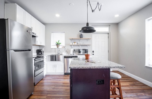 Columbus Apartment | Historic 2 Bedroom Luxury Home