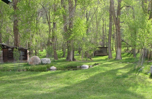 Gardiner Cabin | Historic 2 Story Hand-Hewn Log Cabin Next to Yellowstone Park