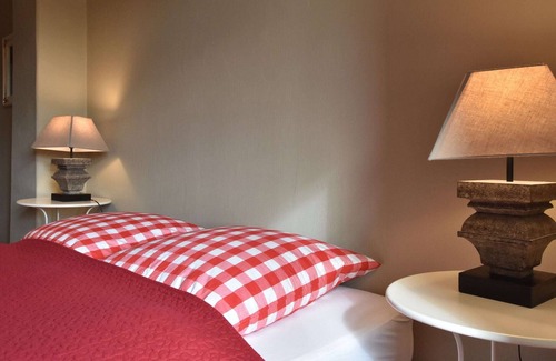 Satow Apartment | Historic Apartment in Gerdshagen with Garden