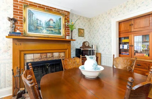 Galena Condo | Historic Briarstone Inn Queen Bedroom