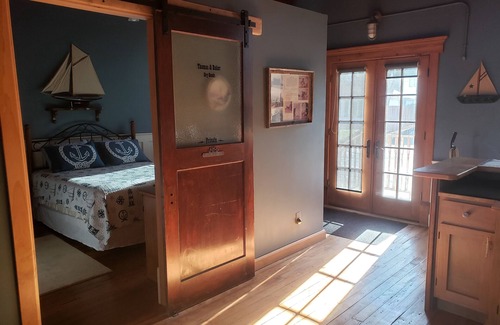 Hampton Apartment | Historic building on the Mississippi River